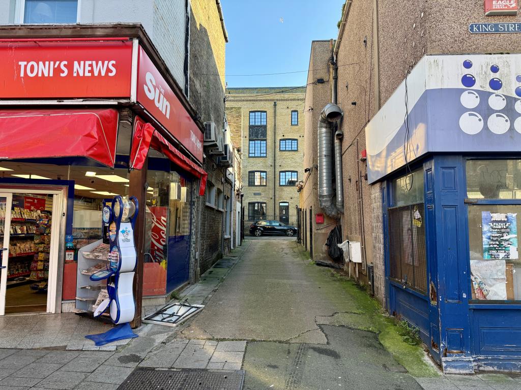 Lot: 141 - LAND WITH PLANNING - Access to site